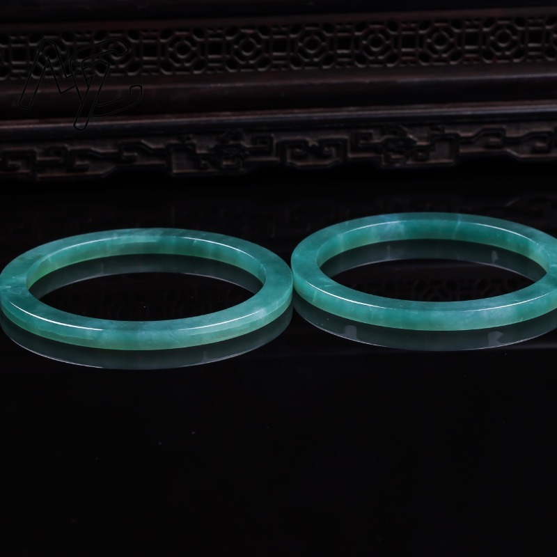 Natural Emerald 48-62mm Burmes - огляд і ціна Cocktail Shaker Set